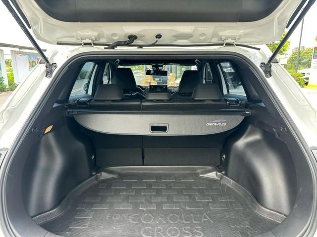 2025年Toyota Cross 豪華款 白色  第10張相片