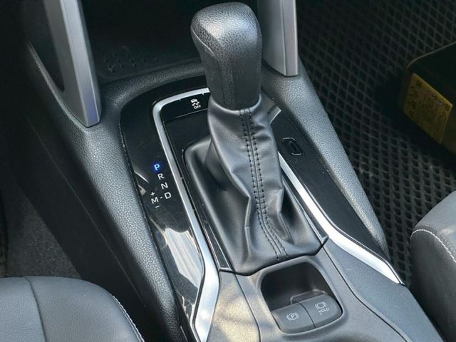 2025年Toyota Cross 豪華款 白色  第16張相片