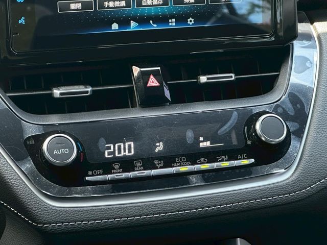 2025年Toyota Cross 豪華款 白色  第17張相片
