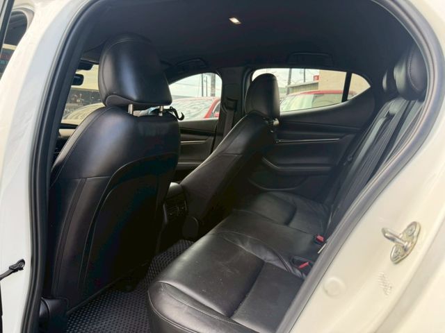 Mazda Mazda3  第10張相片