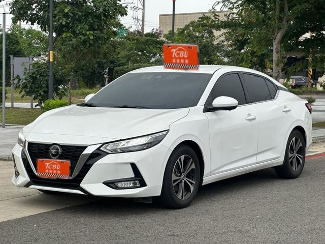 2021年Nissan Sentra 尊爵版 白色  第4張相片