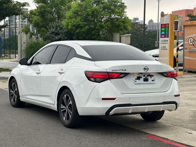 2021年Nissan Sentra 尊爵版 白色  第5張相片