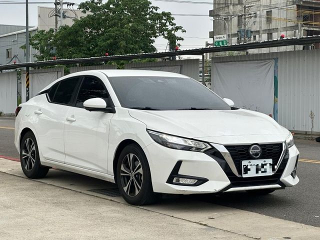 2021年Nissan Sentra 尊爵版 白色  第6張相片