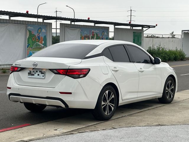 2021年Nissan Sentra 尊爵版 白色  第7張相片