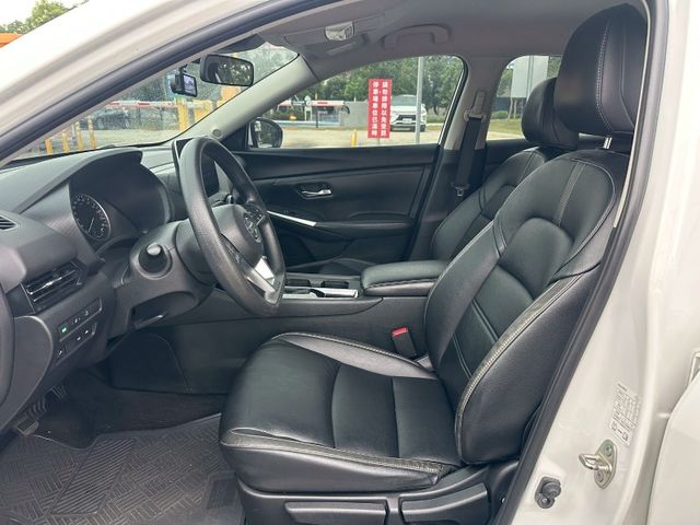 2021年Nissan Sentra 尊爵版 白色  第9張相片