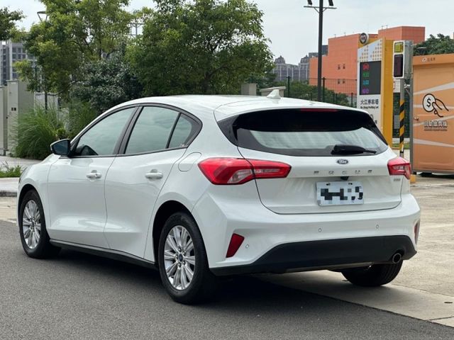 2022年FOCUS 5D LOMMEL X版 白色  第6張相片