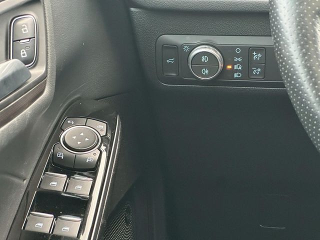 2021年FORD KUGA 1.5T 旗艦款 黑色  第16張相片