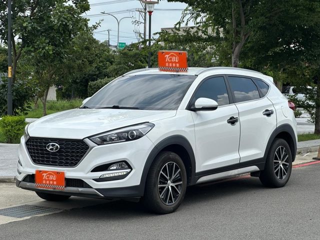 2018年 現代 Tucson 1.6T Turbo 時尚款 白色  第4張相片