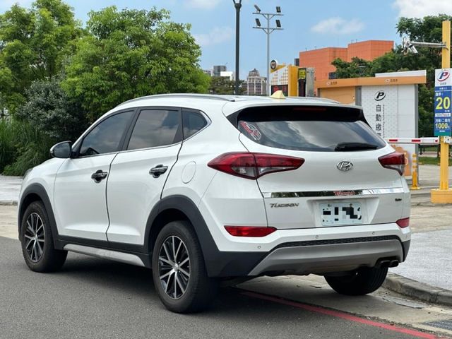 2018年 現代 Tucson 1.6T Turbo 時尚款 白色  第6張相片