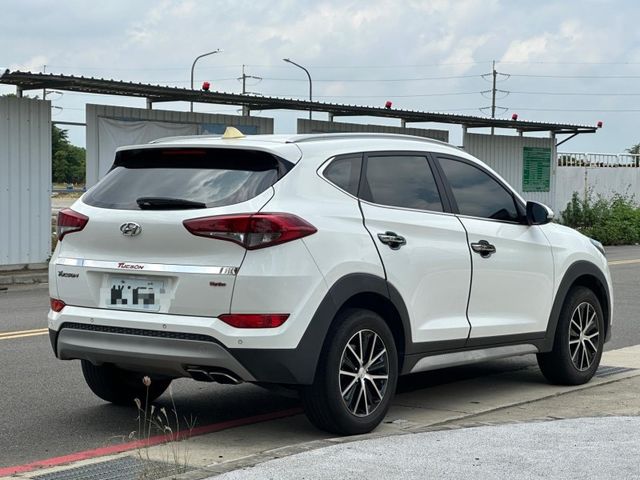 2018年 現代 Tucson 1.6T Turbo 時尚款 白色  第7張相片