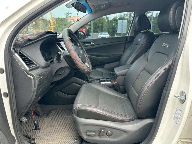 2018年 現代 Tucson 1.6T Turbo 時尚款 白色  第10張相片