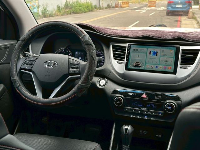 2018年 現代 Tucson 1.6T Turbo 時尚款 白色  第12張相片
