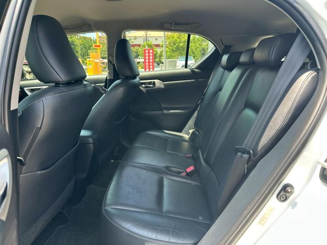 2012年Lexus CT200H 豪華版 白色  第9張相片