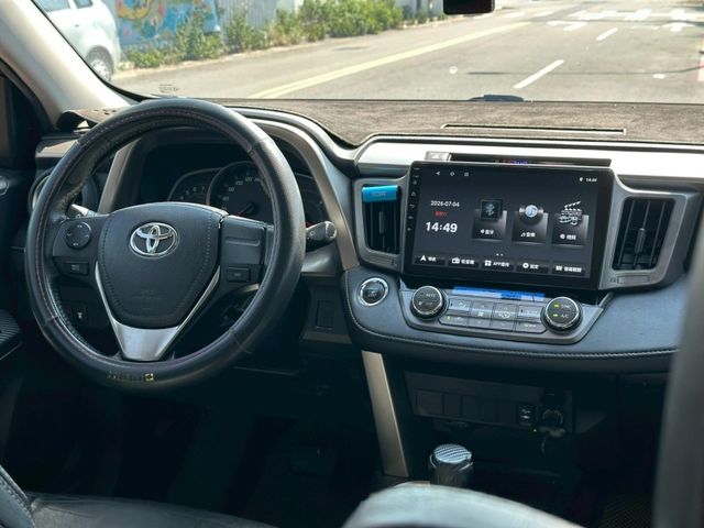 2013年TOYOTA RAV4 2.0L EHI 黑色  第11張相片
