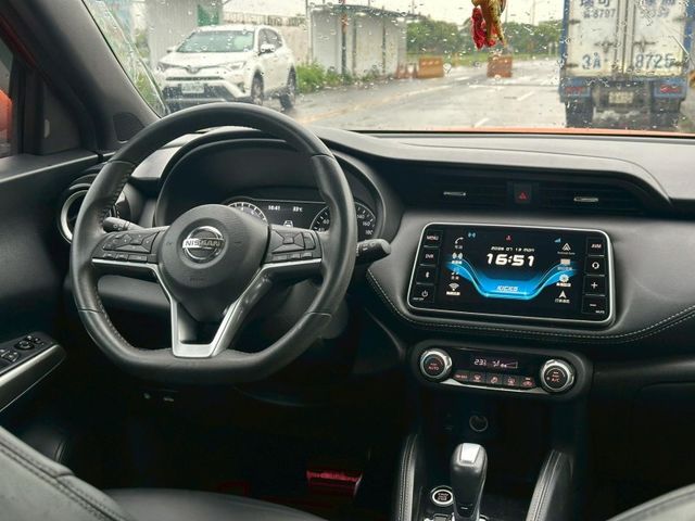 2019年NISSAN KICKS 智型旗艦版 橘色  第12張相片