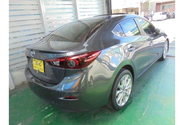 Mazda MAZDA3  第4張相片