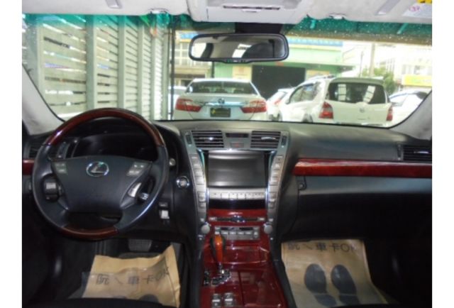 Lexus LS460  第13張相片