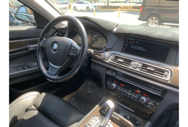 BMW 730  第9張相片