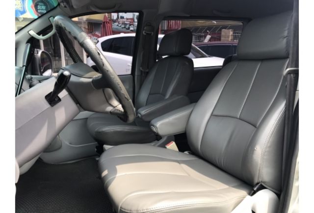 2002 Mitsubishi Space Gear 2.4  第7張相片