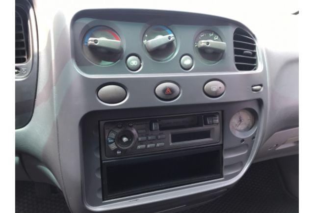 2002 Mitsubishi Space Gear 2.4  第12張相片