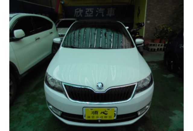 SKODA RAPID  第2張相片