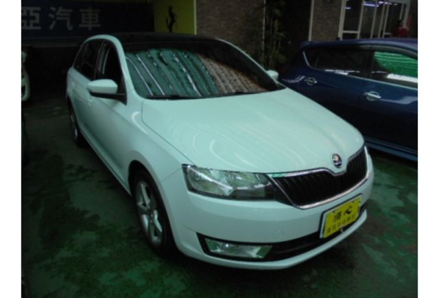 SKODA RAPID  第3張相片