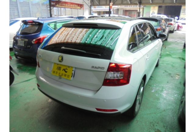 SKODA RAPID  第4張相片