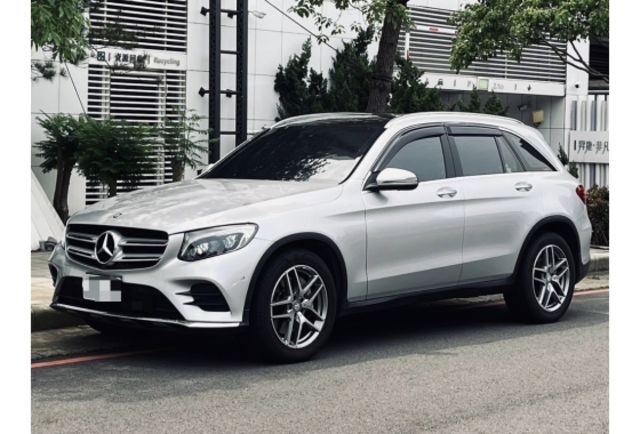 2017款 BENZ GLC250 4MATIC 銀  第2張相片