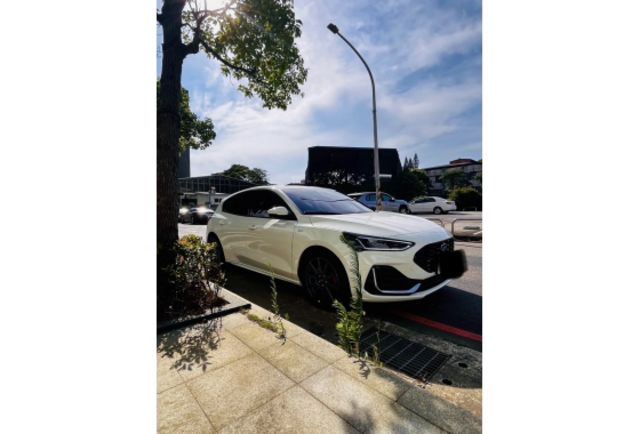 2023 FORD FOCUS 僅跑1600公里  第3張相片