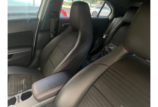 2017 benz A180 稀有跑少物件 準時保養 小改款 沒毛病  第6張相片