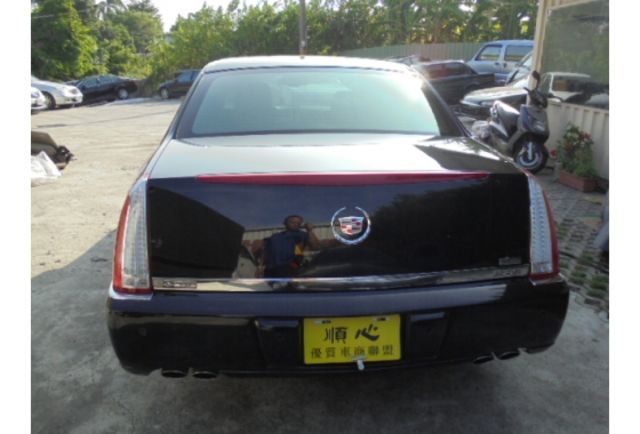 Cadillac DTS  第5張相片