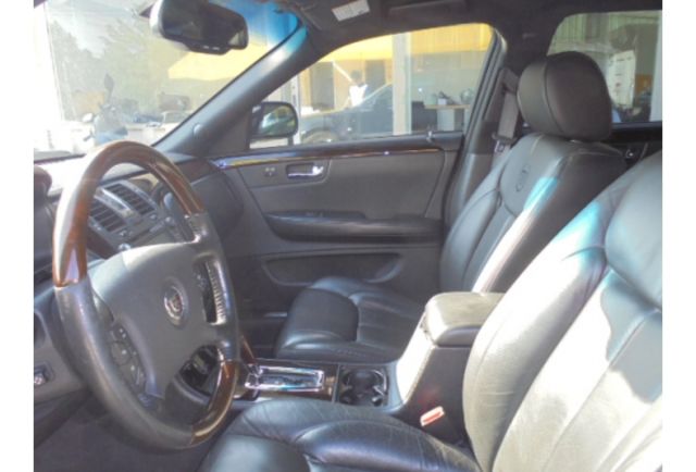 Cadillac DTS  第11張相片