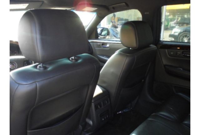Cadillac DTS  第12張相片