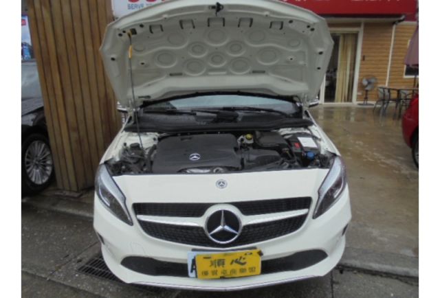 Benz A180  第5張相片