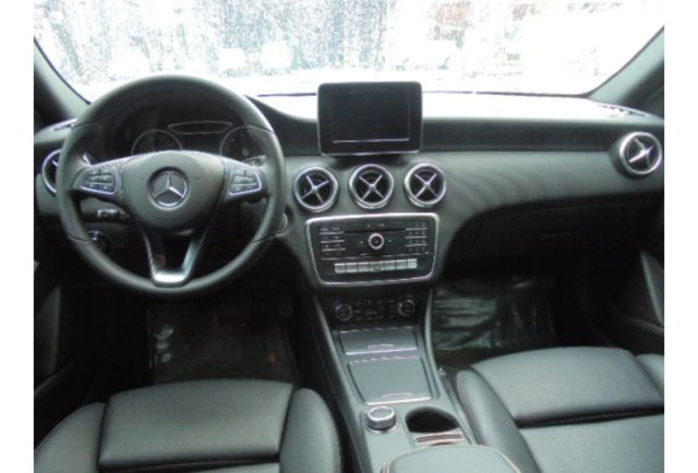 Benz A180  第9張相片
