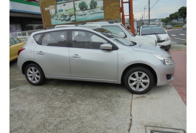 Nissan TIIDA  第9張相片