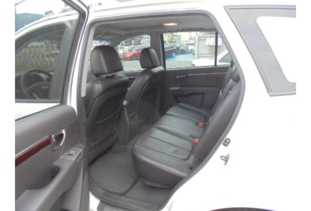 Hyundai SANTAFE  第7張相片