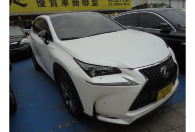Lexus NX300h  第2張相片