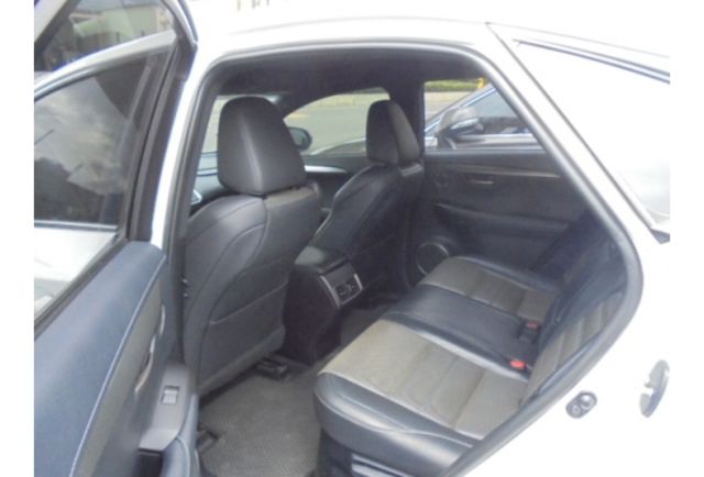 Lexus NX300h  第7張相片
