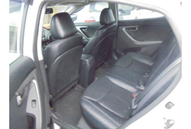Hyundai ELANTRA  第7張相片