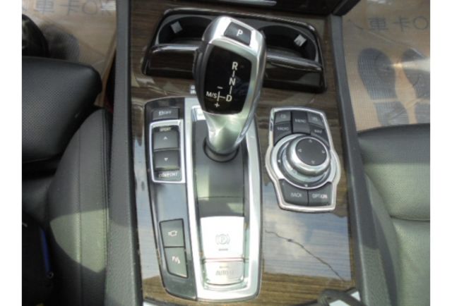 BMW 740LI  第12張相片
