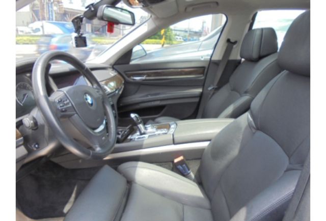 BMW 740LI  第14張相片