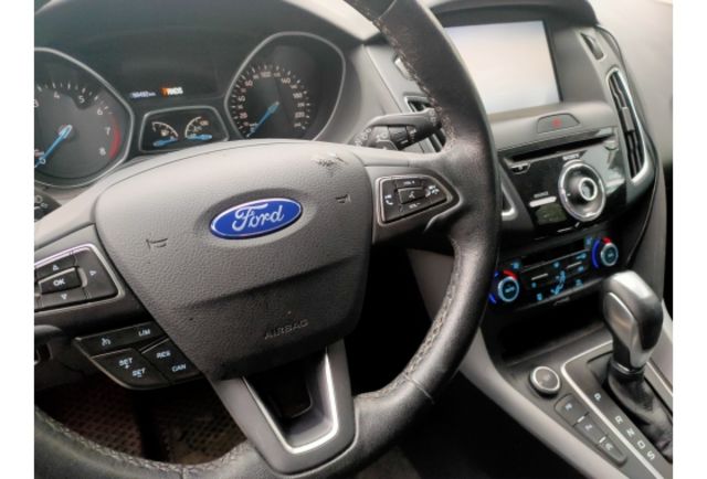 Ford FOCUS  第7張相片