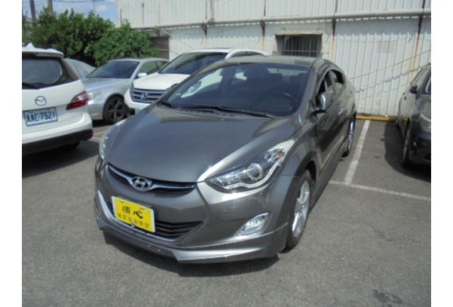 Hyundai ELANTRA  第3張相片