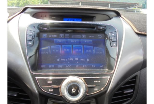 Hyundai ELANTRA  第10張相片
