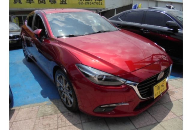 Mazda MAZDA3  第1張相片