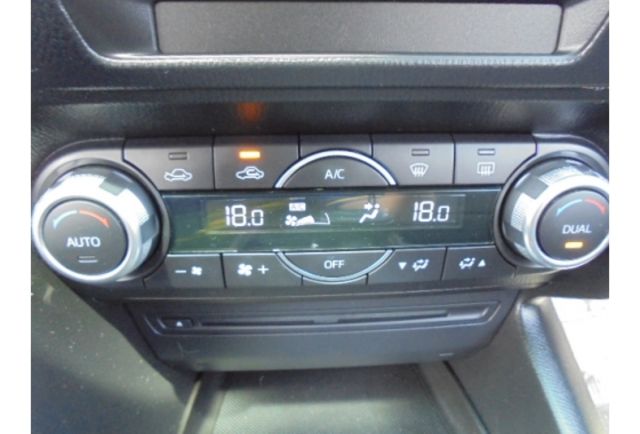 Mazda MAZDA3  第12張相片
