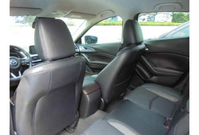 Mazda MAZDA3  第14張相片