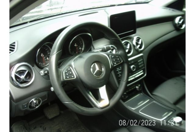 Benz GLA180  第3張相片