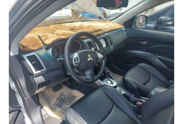 Mitsubishi OUTLANDER  第3張相片